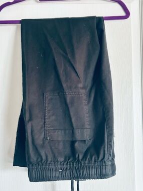 TAHARI Med Black Drawstring Cargo Pants